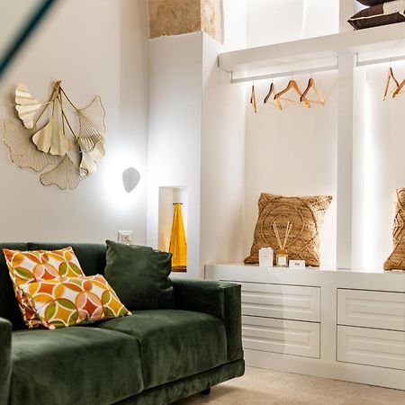 Old Court Luxury Suite&Spa By Monholiday Монополі Екстер'єр фото