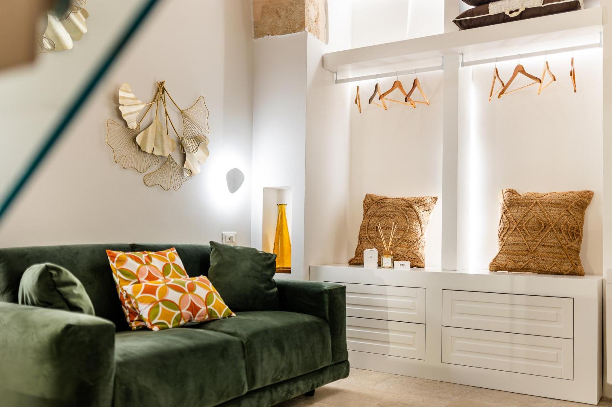 Old Court Luxury Suite&Spa By Monholiday Монополі Екстер'єр фото